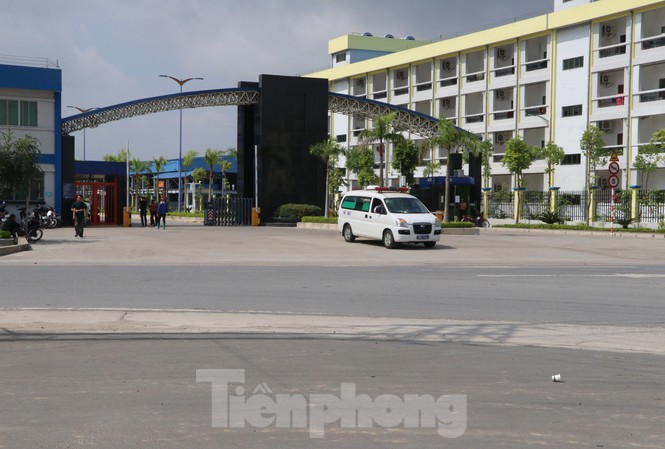 Binh chủng Hoá học vào cuộc vụ ngộ độc tập thể tại nhà máy giày da Binh chủng Hoá học vào cuộc vụ ngộ độc tập thể tại nhà máy giày da
