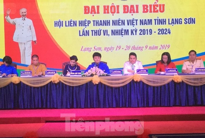 Anh Nguyễn Tuấn Nam tái đắc cử Chủ tịch Hội LHTN tỉnh Lạng Sơn Đoàn chủ tịch Đại hội LHTN tỉnh Lạng Sơn .Ảnh: Duy Chiến