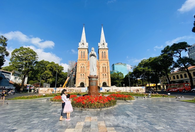 Nhà thờ ở TPHCM ngưng tổ chức thánh lễ trong mùa dịch COVID-19 Nhà thờ ở TPHCM ngưng tổ chức thánh lễ trong mùa dịch COVID-19