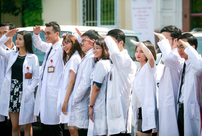 Hôm nay Bộ GD&ĐT công bố điểm sàn nhóm ngành Sư phạm, Sức khỏe Hôm nay Bộ GD&ĐT công bố điểm sàn nhóm ngành Sư phạm, Sức khỏe
