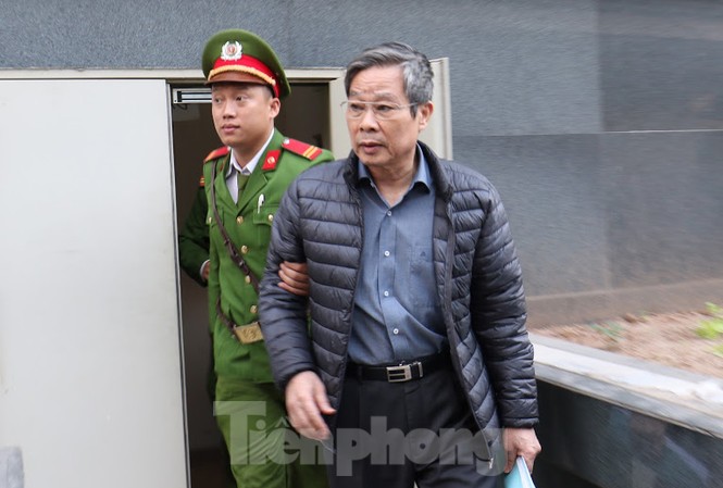 Kiểm sát viên: 'Ông Nguyễn Bắc Son phải là tấm gương đạo đức nhưng lại tha hóa' Bị cáo Nguyễn Bắc Son bị xác định đã thoái hóa, hám lợi.