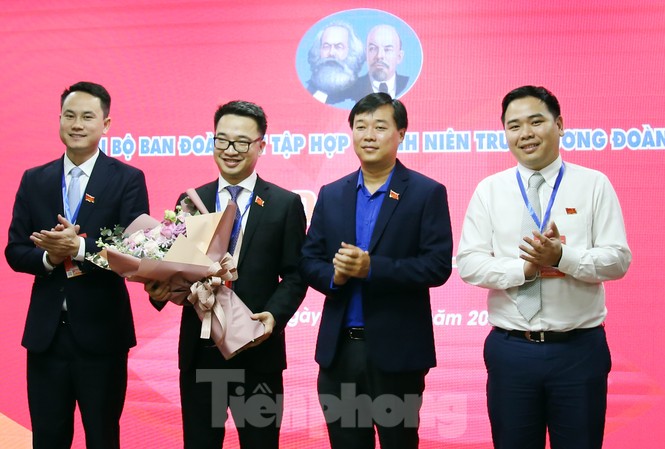 Anh Nguyễn Tường Lâm được bầu làm Bí thư Chi bộ Ban ĐKTHTN T.Ư Đoàn Anh Nguyễn Tường Lâm được bầu làm Bí thư Chi bộ Ban ĐKTHTN T.Ư Đoàn