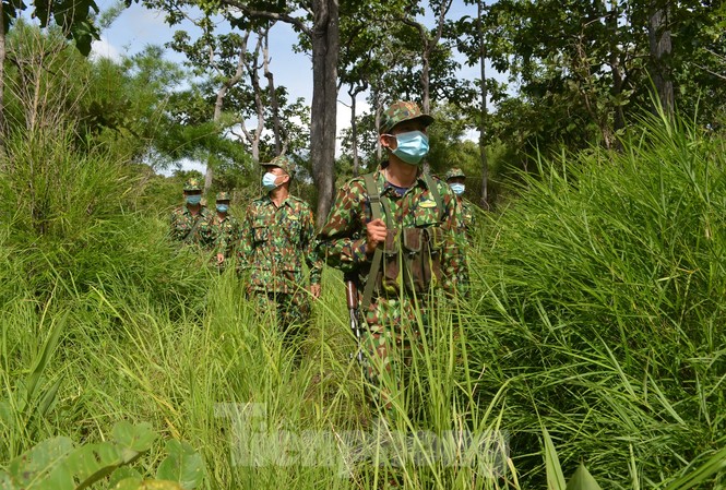 Biên phòng chốt chặn ngăn dịch COVID vùng biên ở Tây Nguyên ra sao? Tuần tra kiểm soát biên giới của bộ đội biên phòng Đắk Lắk