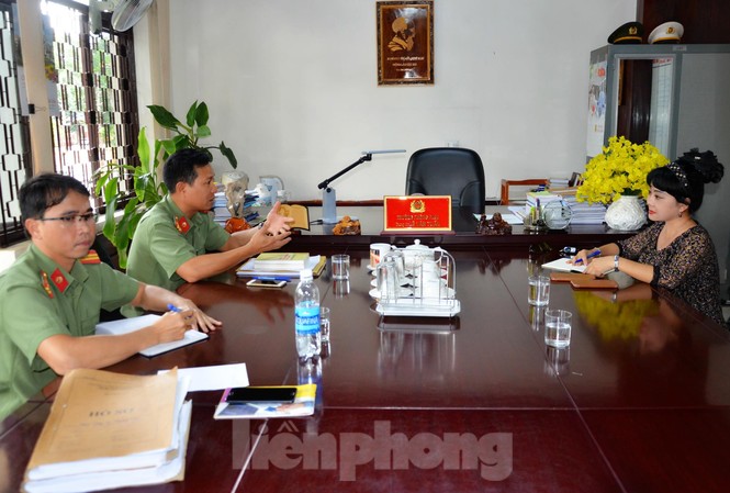 Chủ tịch kiêm Tổng giám đốc 'Tập đoàn Hoàng Gia' bị cấm xuất cảnh 3 năm Phó Thủ trưởng cơ quan An ninh điều tra cung cấp thông tin cho báo Tiền Phong