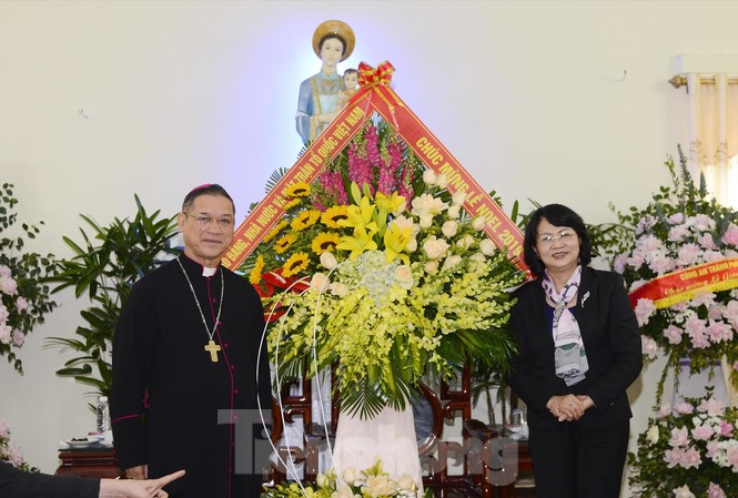 Phó Chủ tịch nước chúc mừng Giáng sinh tại Giáo phận Bùi Chu Phó Chủ tịch nước Đặng Thị Ngọc Thịnh chúc mừng Giáng sinh tại Giáo phận Bùi Chu. Ảnh: Hoàng Long