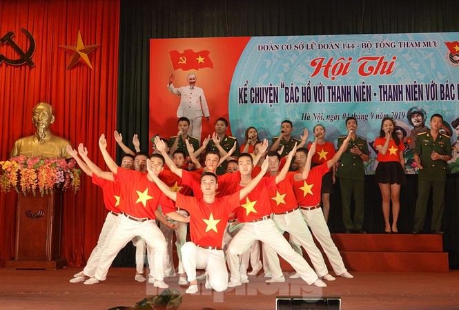 Lính cận vệ thép kể chuyện 'Bác Hồ với thanh niên' Phần thi của Liên chi đoàn Tiểu đoàn đặc nhiệm 2 về sự quan tâm, chăm lo rèn luyện và bồi dưỡng thế hệ trẻ của Bác