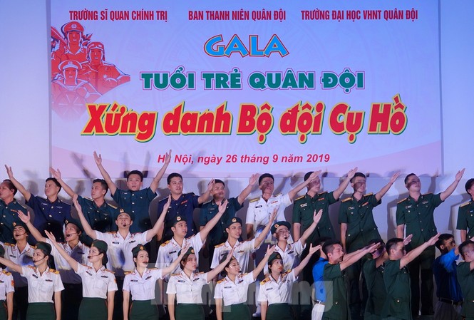 Sôi động Gala của cán bộ Đoàn áo lính Ảnh: Nguyễn Minh