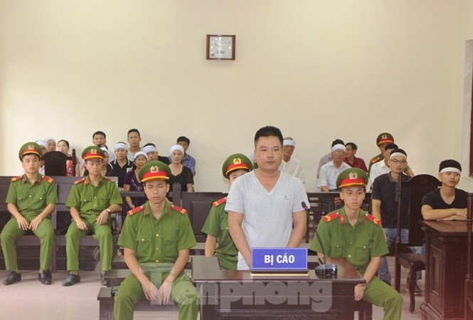 Tử hình hung thủ sát hại lái xe ôm, giấu xác trên đê tại Hà Nam Nguyễn Văn Dũng, hung thủ giết xe ôm để cướp của bị tuyên án tử hình - Ảnh: Hoàng Long