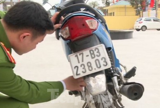 Băng trộm liên tỉnh lấy cắp 24 xe máy lấy tiền 'chơi' ma tuý Một trong những chiếc xe bị trộm đã được Công an huyện Đông Hưng tìm thấy - Ảnh: Hoàng Long