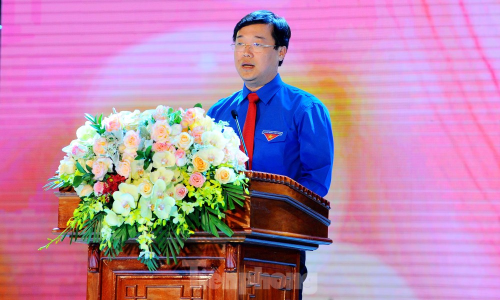 Tuổi trẻ Việt Nam noi gương Bác cống hiến trí tuệ, sức trẻ xây dựng và bảo vệ Tổ quốc