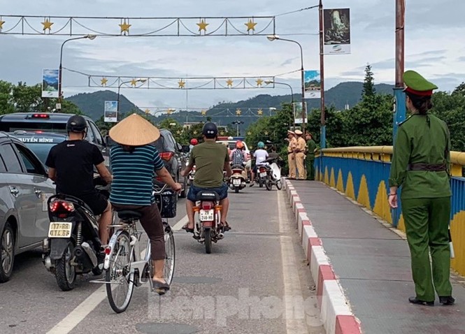 Một cô gái trẻ gieo mình xuống sông Kỳ Cùng - ảnh 3