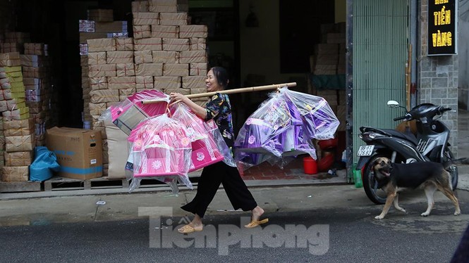 Lạc vào thế giới 'trần sao âm vậy' ở Đông Hồ, Bắc Ninh - ảnh 8