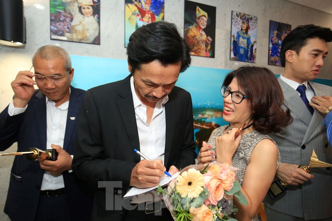 NSND Trung Anh tự thấy may mắn khi nhận giải Nam diễn viên ấn tượng VTV Awards - ảnh 1