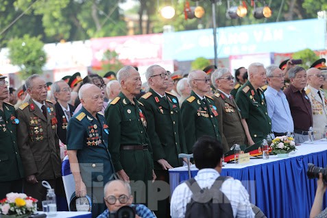 Hoàng thành sống lại ký ức tháng 10 lịch sử 65 năm trước - ảnh 3