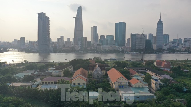 Mỗi mét vuông đất 'vàng' ở TPHCM có giá gần 1 tỷ đồng - ảnh 2
