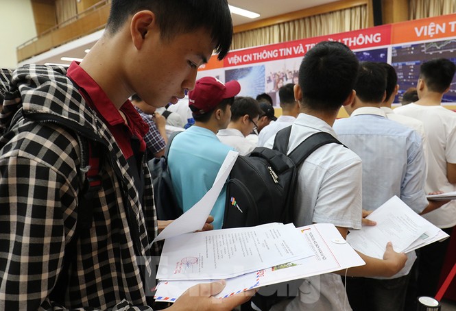 Thủ khoa ‘đạp xe giao trứng vịt’ nhập học trường ĐH Bách khoa Hà Nội - ảnh 3