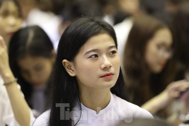 Nữ sinh sư phạm rạng ngời trong lễ khai giảng năm học mới - ảnh 3