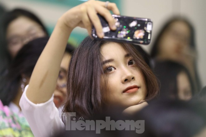 Nữ sinh sư phạm rạng ngời trong lễ khai giảng năm học mới - ảnh 4