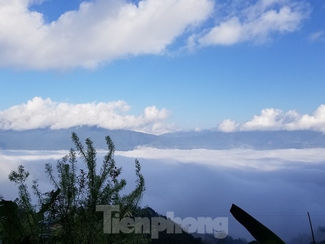 Cùng biên phòng Ka Lăng tuần tra nơi sông Đà chảy vào đất Việt - ảnh 1