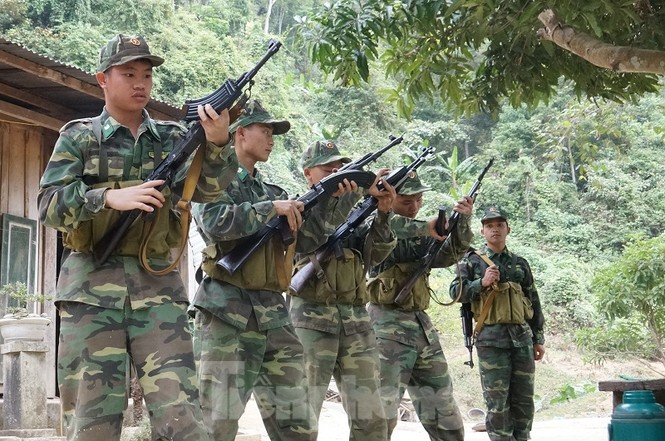Cùng biên phòng Ka Lăng tuần tra nơi sông Đà chảy vào đất Việt - ảnh 3