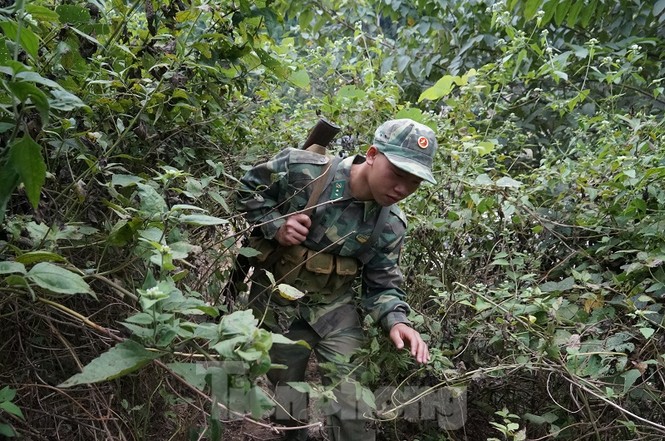 Cùng biên phòng Ka Lăng tuần tra nơi sông Đà chảy vào đất Việt - ảnh 8