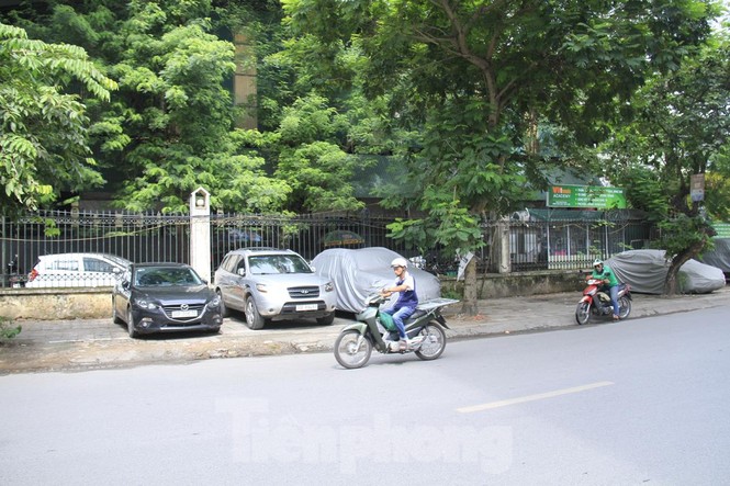Hà Nội: Xuất hiện tuyến phố chỉ lát một bên ... vỉa hè - ảnh 8