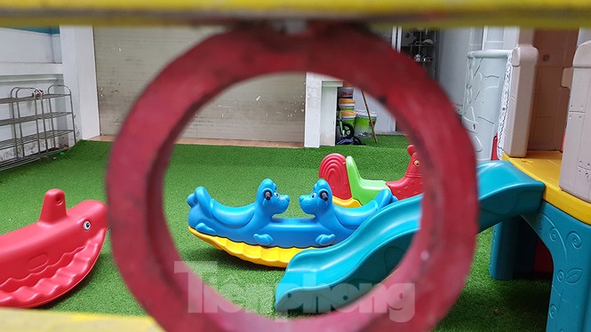 Nhà dân vẫn ngổn ngang sau vụ cháy công ty Rạng Đông - ảnh 10