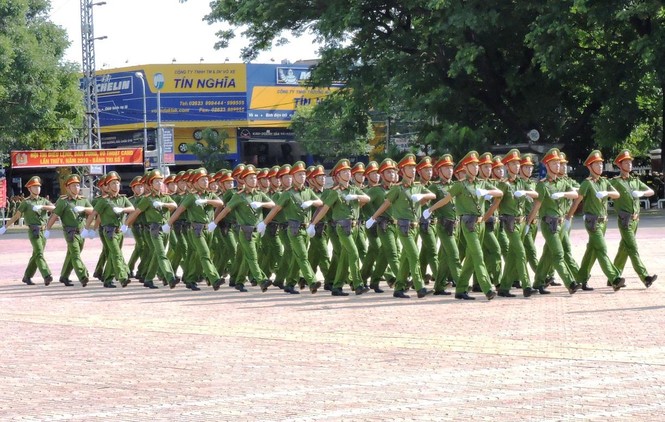 Mãn nhãn với màn võ thuật của công an tại hội thi điều lệnh - ảnh 1
