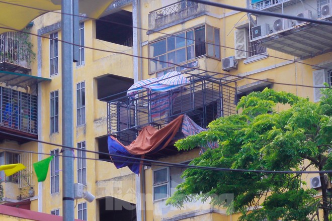 'Chuồng cọp' bao phủ khu chung cư đắc địa Thủ đô - ảnh 9