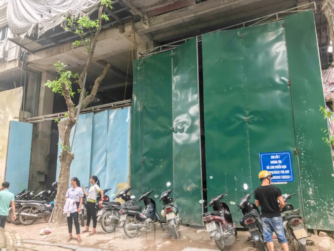 Cao ốc vượt tầng cạnh Hồ Gươm 'cắt ngọn' chậm tiến độ - ảnh 4