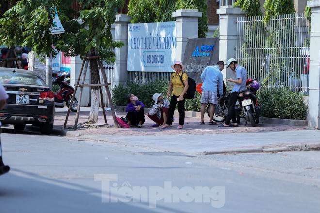 Hà Nội trở lại nắng nóng sau ngày mưa dông - ảnh 6