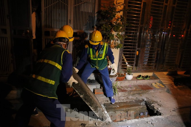 Xuyên đêm hút bùn, nước thải quanh Công ty Rạng Đông - ảnh 3
