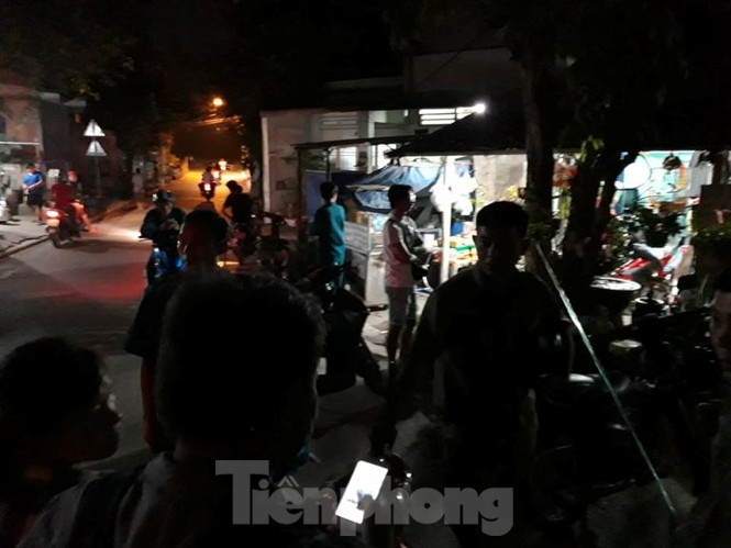 Nhóm 10 thanh niên dùng gạch ‘chọi’ nhau, 2 người thương vong - ảnh 1