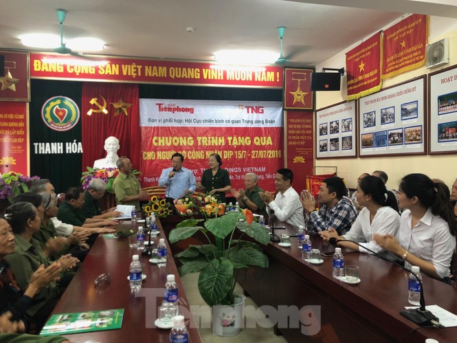 Tập đoàn TNG Holdings Việt Nam trao tặng quà cho cựu Thanh niên xung phong - ảnh 1