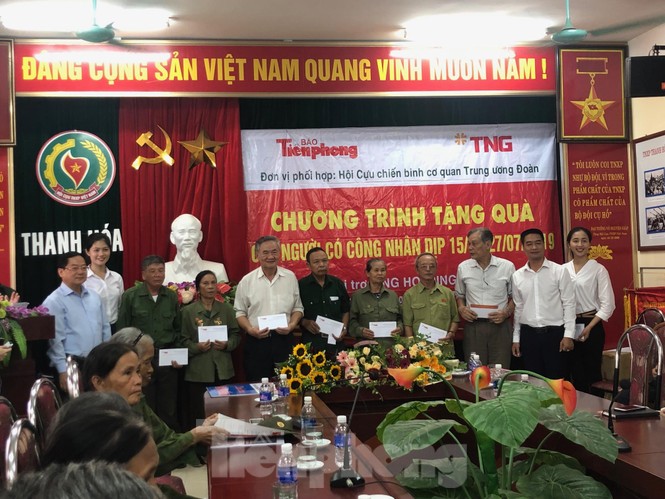 Tập đoàn TNG Holdings Việt Nam trao tặng quà cho cựu Thanh niên xung phong - ảnh 8