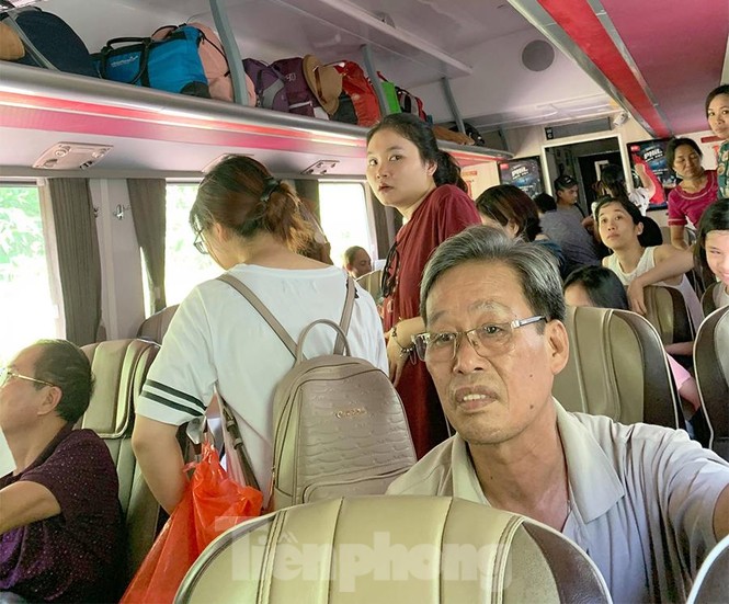 Tàu SE3 trật bánh qua đèo Hải Vân - ảnh 1