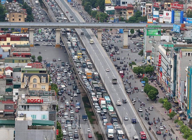 Xe tải chết máy gây ùn tắc kéo dài đường vành đai 3 - ảnh 4