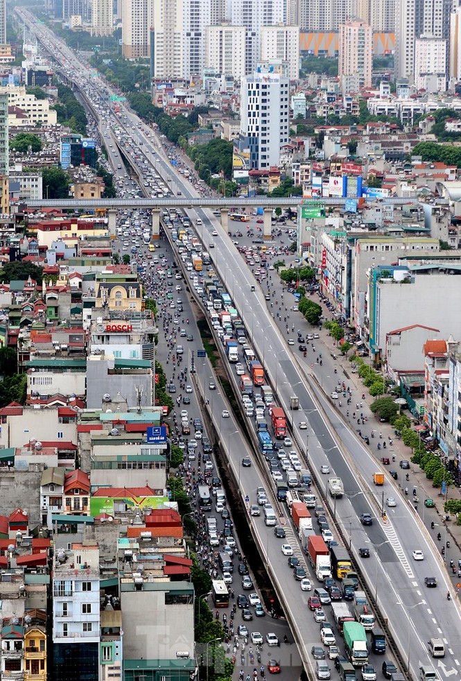 Xe tải chết máy gây ùn tắc kéo dài đường vành đai 3 - ảnh 6