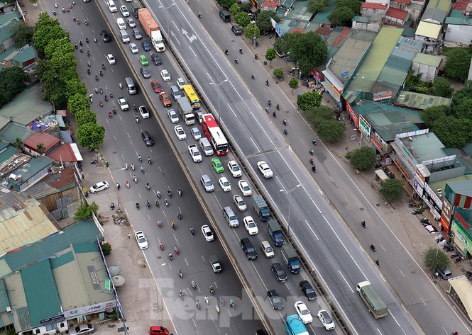 Xe tải chết máy gây ùn tắc kéo dài đường vành đai 3 - ảnh 8