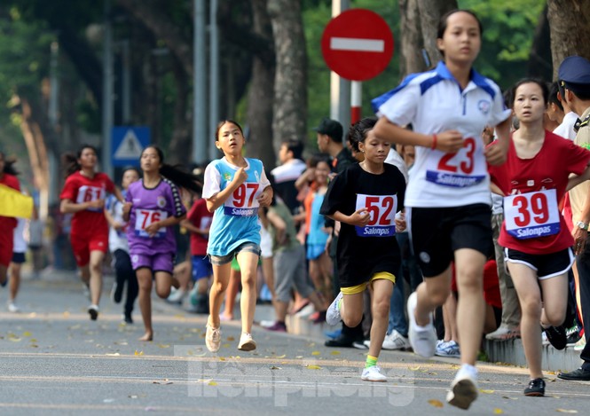 Sôi nổi Giải chạy Báo Hà Nội mới mở rộng lần thứ 46 - ảnh 10