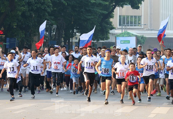 Sôi nổi Giải chạy Báo Hà Nội mới mở rộng lần thứ 46 - ảnh 11