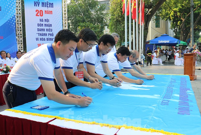 Sôi nổi Giải chạy Báo Hà Nội mới mở rộng lần thứ 46 - ảnh 1