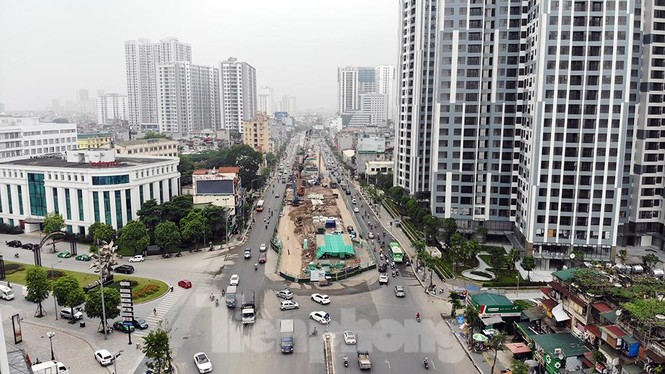 Cận cảnh đường vành đai 2 đoạn đầu cầu Vĩnh Tuy thênh thang sau mở rộng - ảnh 2