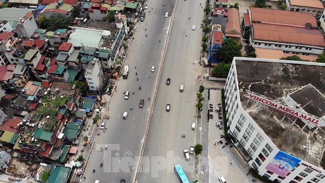 Cận cảnh đường vành đai 2 đoạn đầu cầu Vĩnh Tuy thênh thang sau mở rộng - ảnh 3