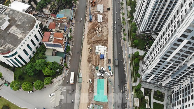 Cận cảnh đường vành đai 2 đoạn đầu cầu Vĩnh Tuy thênh thang sau mở rộng - ảnh 7