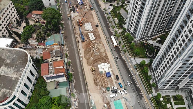 Cận cảnh đường vành đai 2 đoạn đầu cầu Vĩnh Tuy thênh thang sau mở rộng - ảnh 10