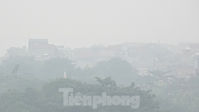 Hà Nội mịt mù sương trong buổi sáng chớm Thu - ảnh 8