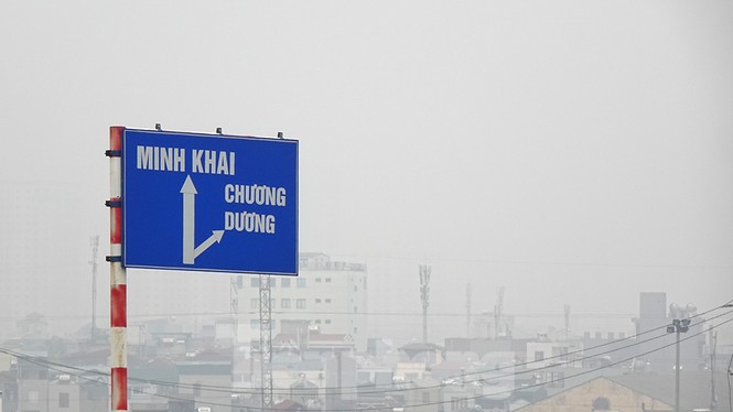 Hà Nội mịt mù sương trong buổi sáng chớm Thu - ảnh 11