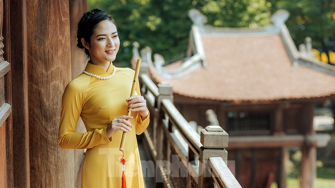 'Sắc thu Hà Nội' rực rỡ trên phố bích họa Phùng Hưng - ảnh 9