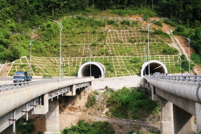 Đột kích hầm đôi gần 1.500 tỷ trên cao tốc La Sơn – Túy Loan - ảnh 1